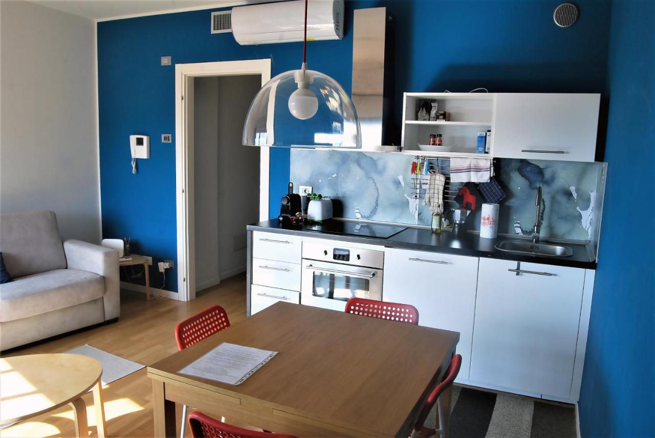 Modern & Bright Flat - 2 Min From The Sea Apartment Savona Luaran gambar