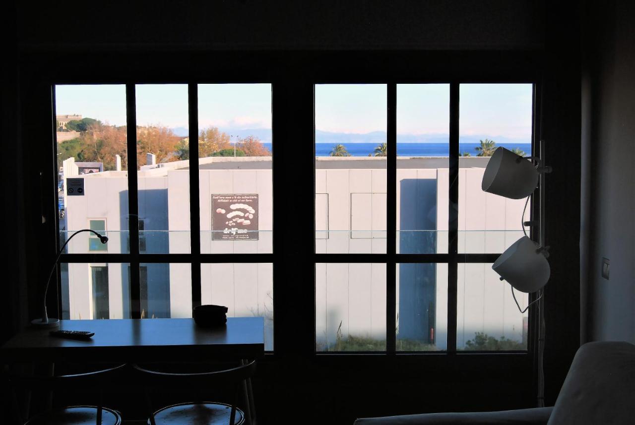 Modern & Bright Flat - 2 Min From The Sea Apartment Savona Luaran gambar