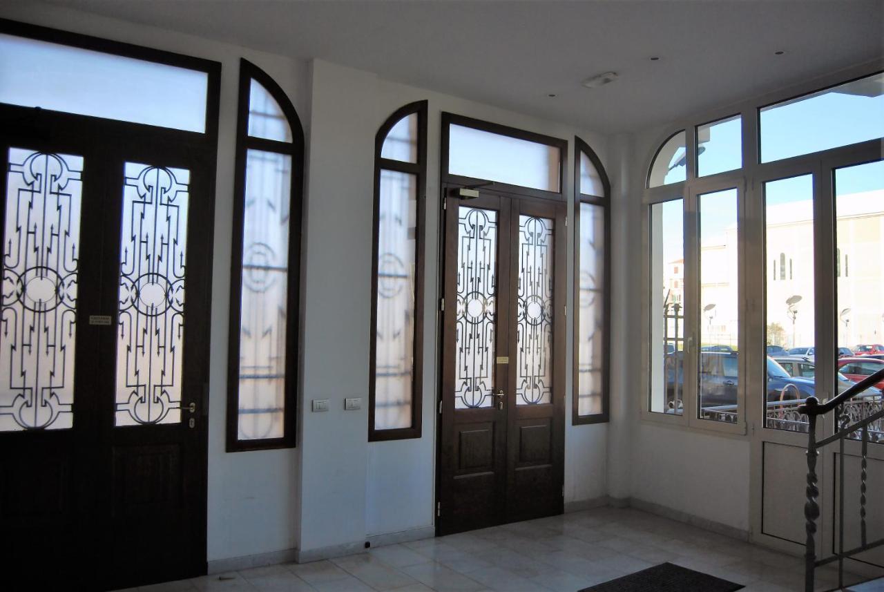 Modern & Bright Flat - 2 Min From The Sea Apartment Savona Luaran gambar